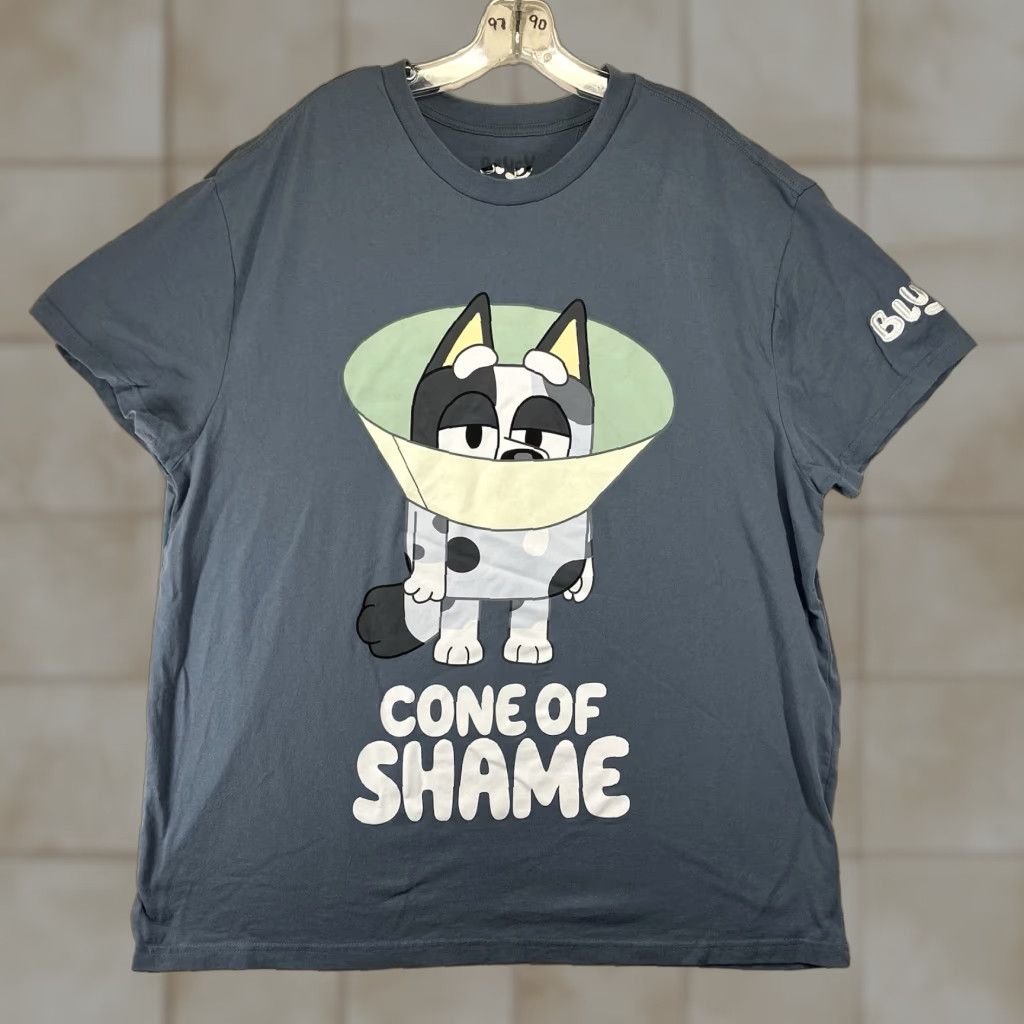 Vintage Bluey Women's T Shirt 2XL Front Funny Cone Of Shame Graphic Embroidered Sleeve Size XXL / US 16-18 / IT 52-54 - 1 Thumbnail