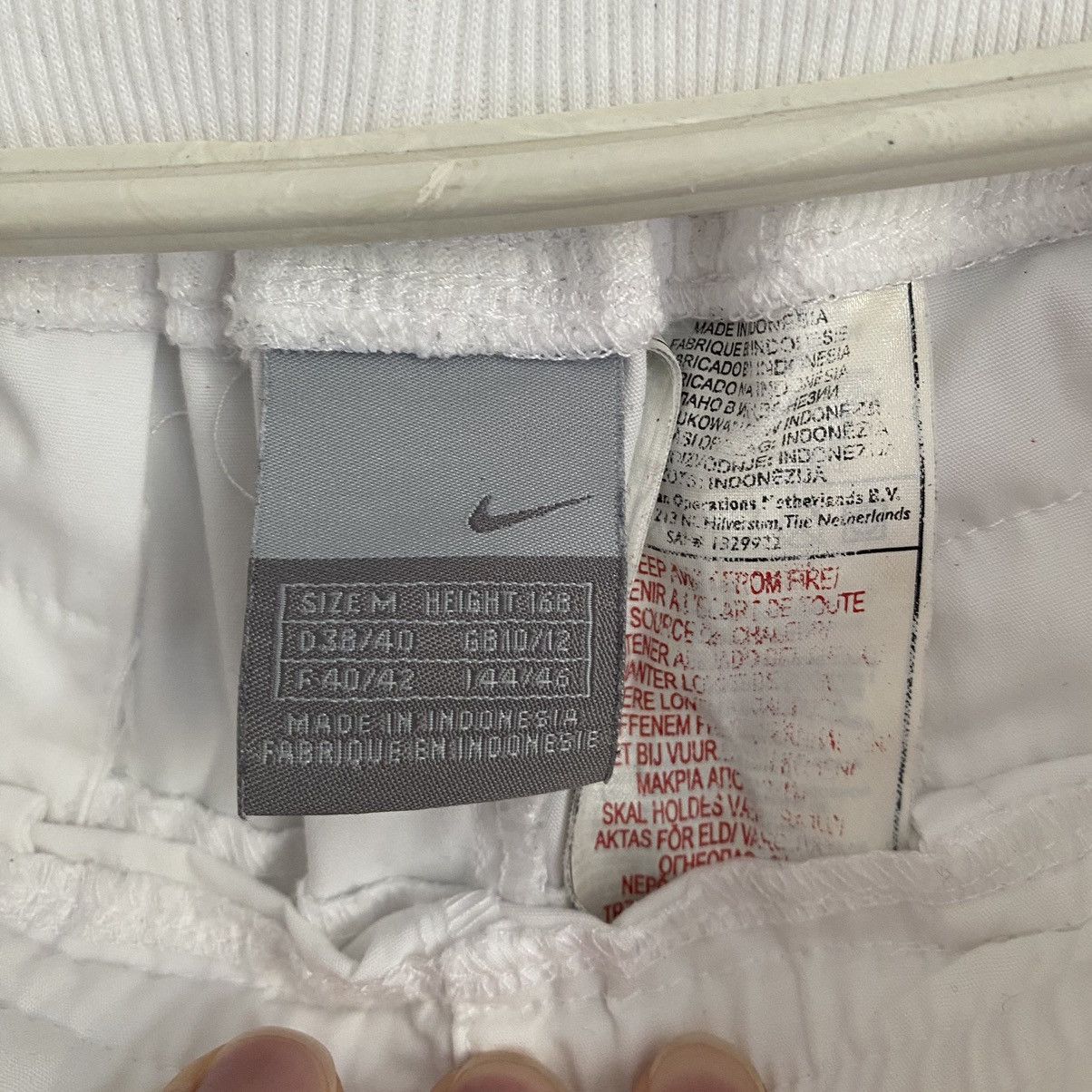 Nike Vintage Nike Shorts Swoosh Y2K 00s Size US 32 / EU 48 - 4 Thumbnail