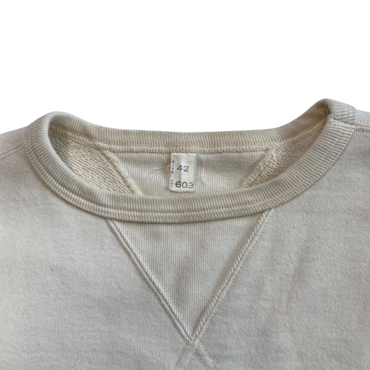 Taiga Takahashi TAIGA TAKAHASHI Plain Pullover Sweatshirt Ivory 42 Size US S / EU 44-46 / 1 - 6 Thumbnail