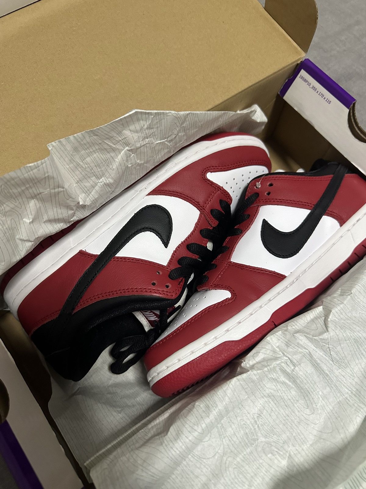 Nike Nike SB Dunk Low Pro J-Pack Chicago (2020) Size US 7.5 / EU 40-41 - 3 Thumbnail