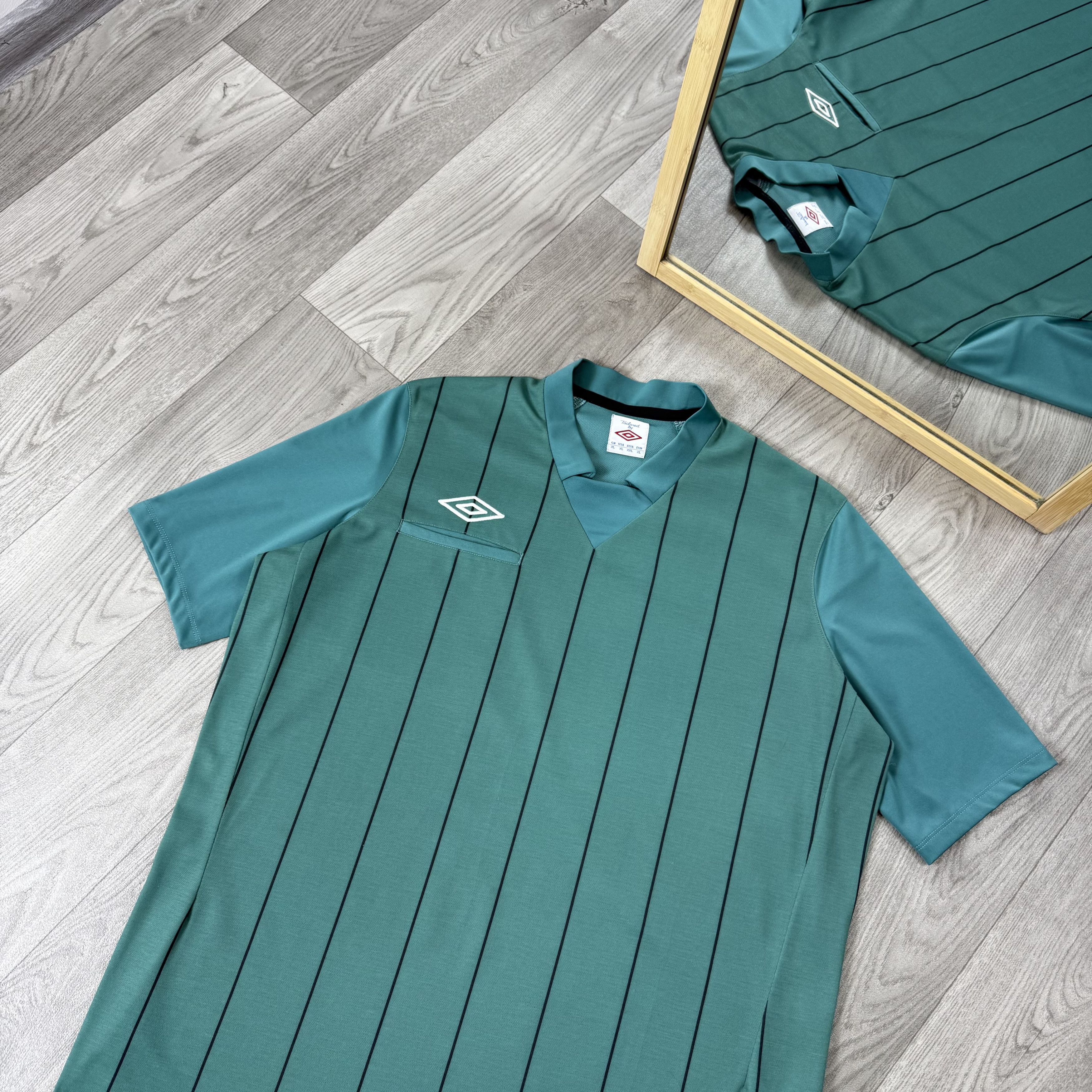 Umbro Vintage Umbro Striped Soccer Football Jersey Green Tee Shirt Size US XL / EU 56 / 4 - 6 Thumbnail
