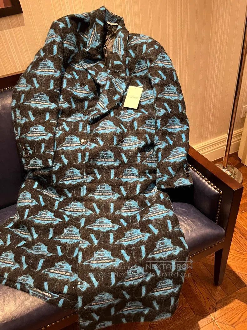 Valentino Valentino Blue mohair coat Size US S / EU 44-46 / 1 - 6 Thumbnail