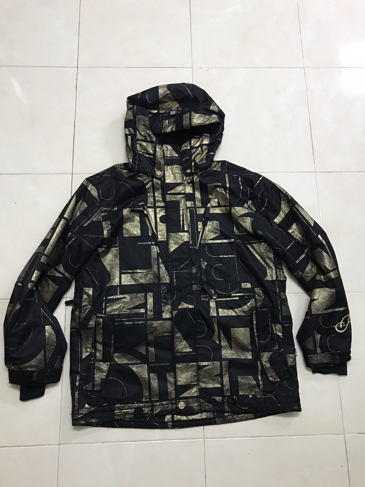 Fubu × Sports Specialties SNOWBOARDING JACKET BLACK GOLD FUBU Size US XL / EU 56 / 4 - 4 Thumbnail