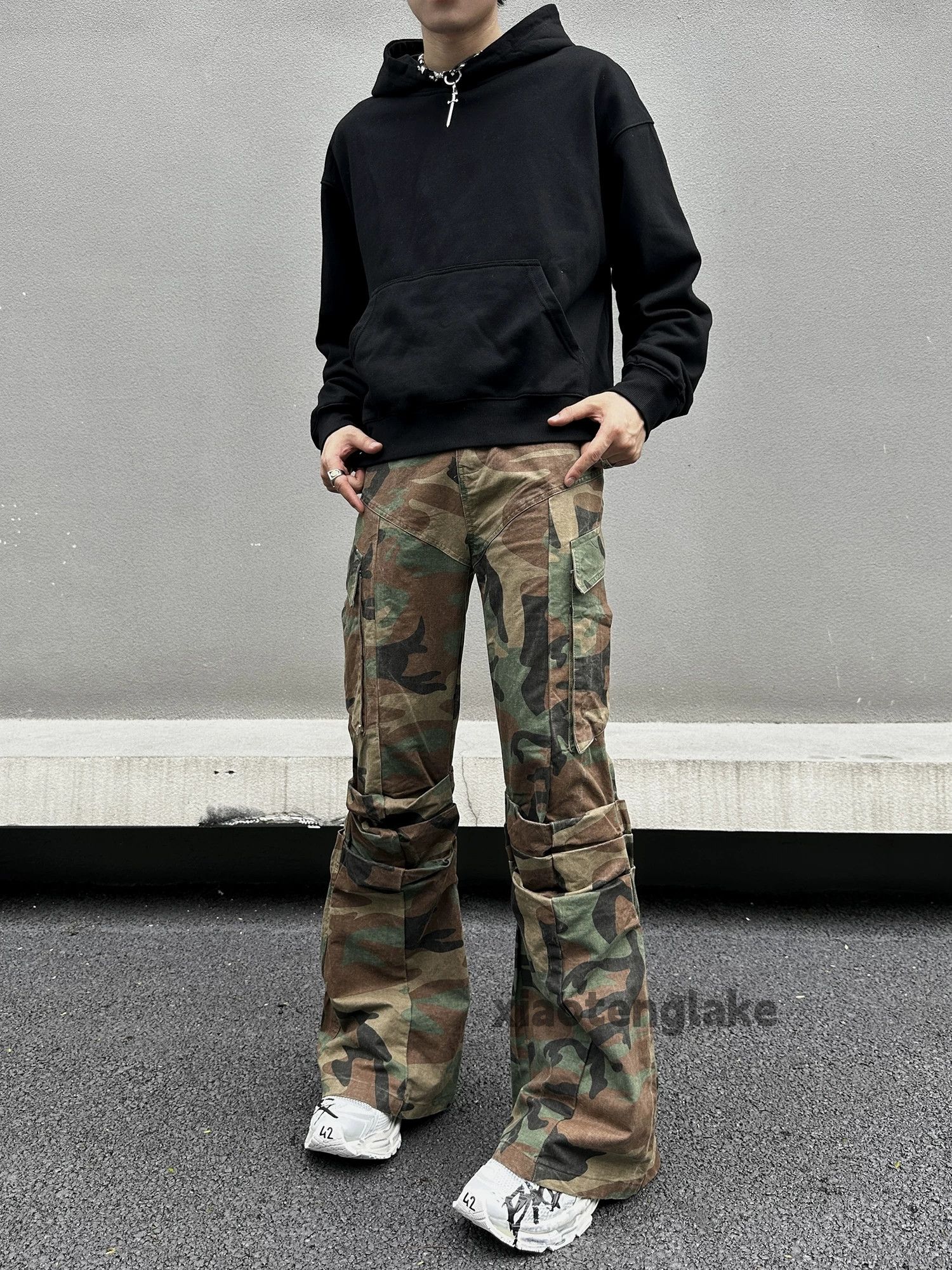 Designer × Japanese Brand × Vintage punk utility military camo cargo flared pleated pants Size US 32 / EU 48 - 2 Thumbnail