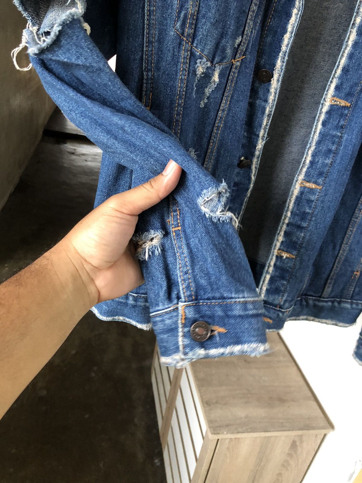 Seditionaries Korean Brans Vincent Punk Distressed Denim Trucker Jacket Size US L / EU 52-54 / 3 - 8 Thumbnail