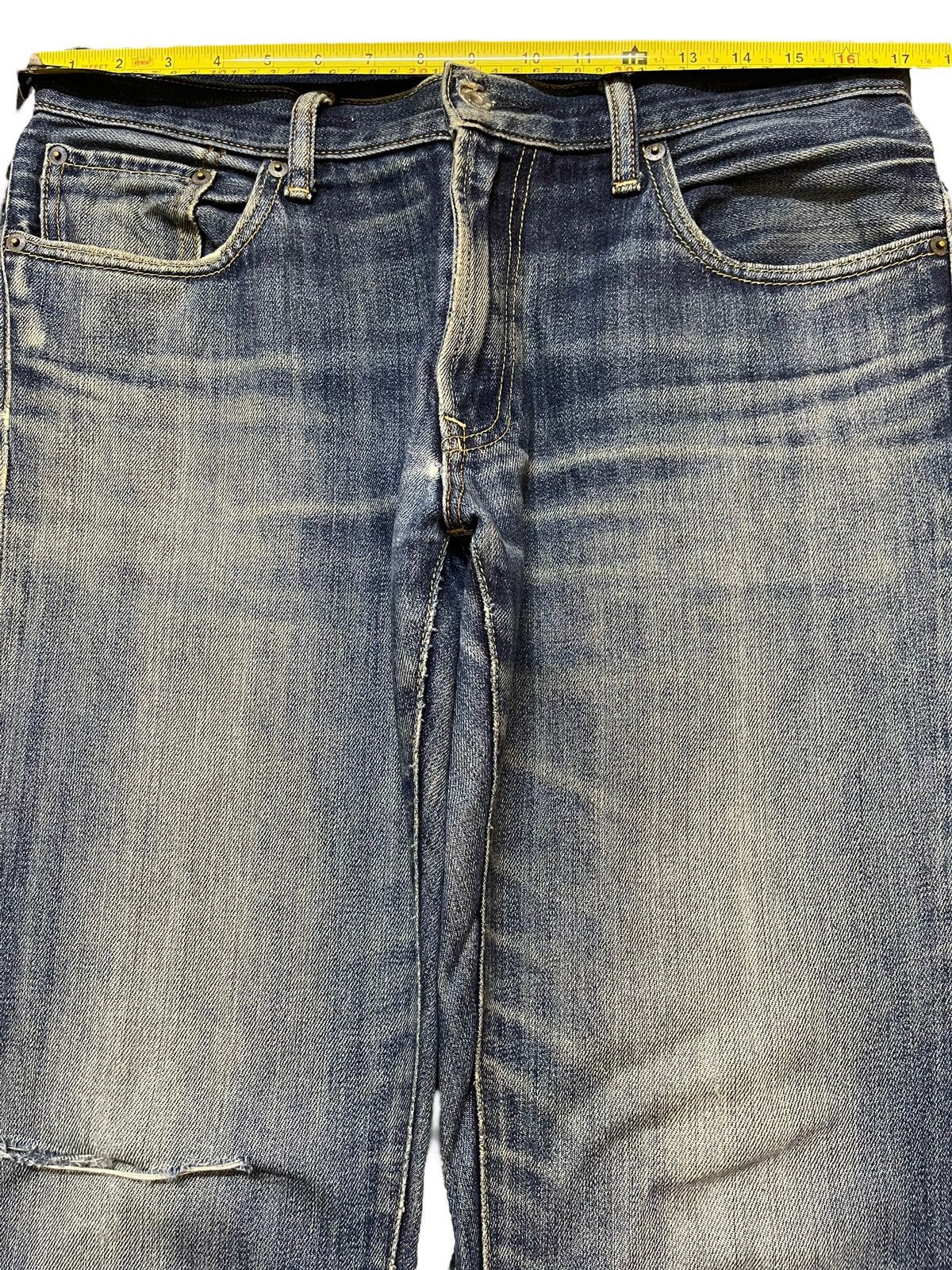 Uniqlo Vintage Japanese Uniqlo Blue Faded Wash Distress Style Jeans Size US 34 / EU 50 - 12 Thumbnail