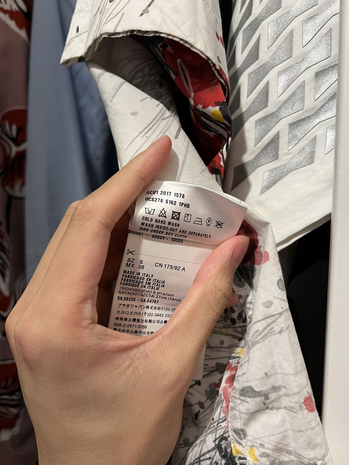 Prada Prada Bouquet Poplin Shirt Size US S / EU 44-46 / 1 - 9 Thumbnail