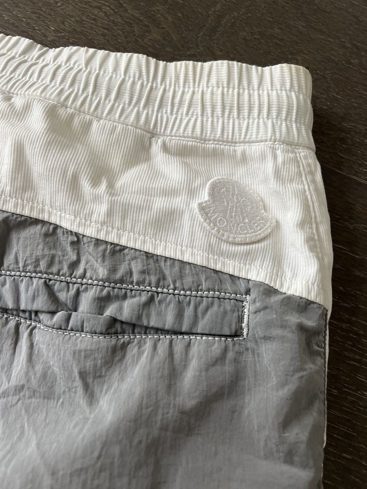 Moncler MONCLER Two-Tone Shorts White Grey Size 48 swim bathing suit Size US 32 / EU 48 - 4 Thumbnail
