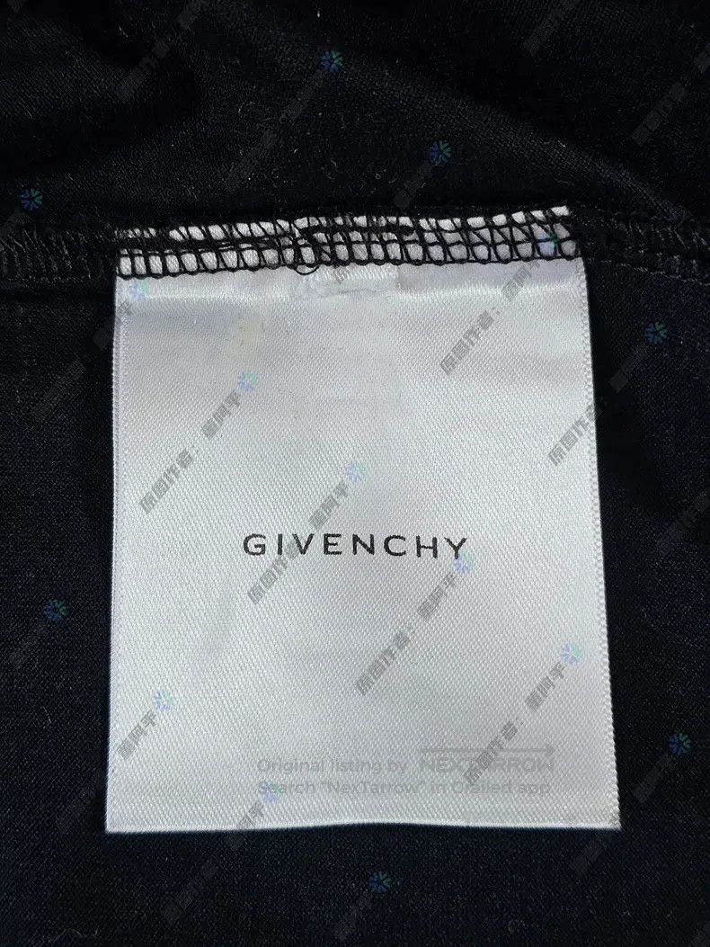 Givenchy Givenchy Short-sleeve T-shirt black reverse printed logo Size US XL / EU 56 / 4 - 8 Thumbnail