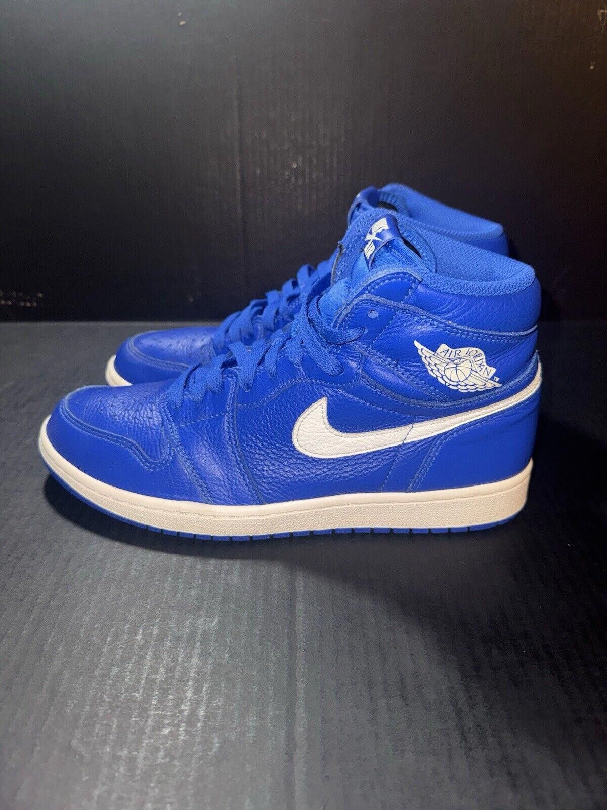 Jordan Brand Nike Air Jordan 1 Retro High OG Hyper Royal 555088-401 Sz 9 Size US 9 / EU 42 - 5 Thumbnail