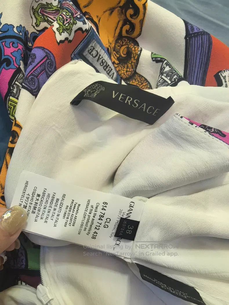 Versace Versace The main line is full of logo dresses Size M / US 6-8 / IT 42-44 - 9 Thumbnail