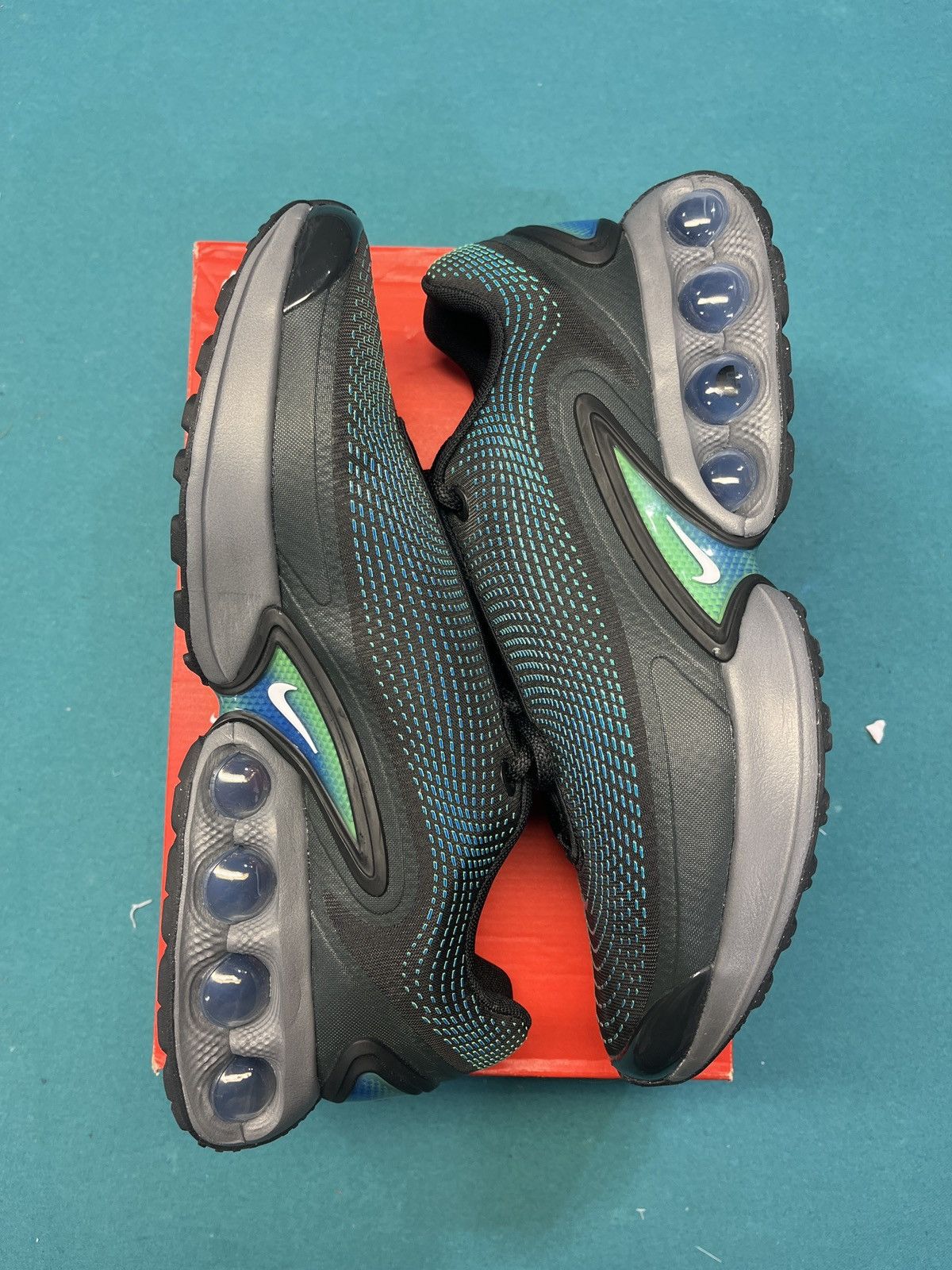 Nike Air Max DN Size US 11 / EU 44 - 4 Thumbnail