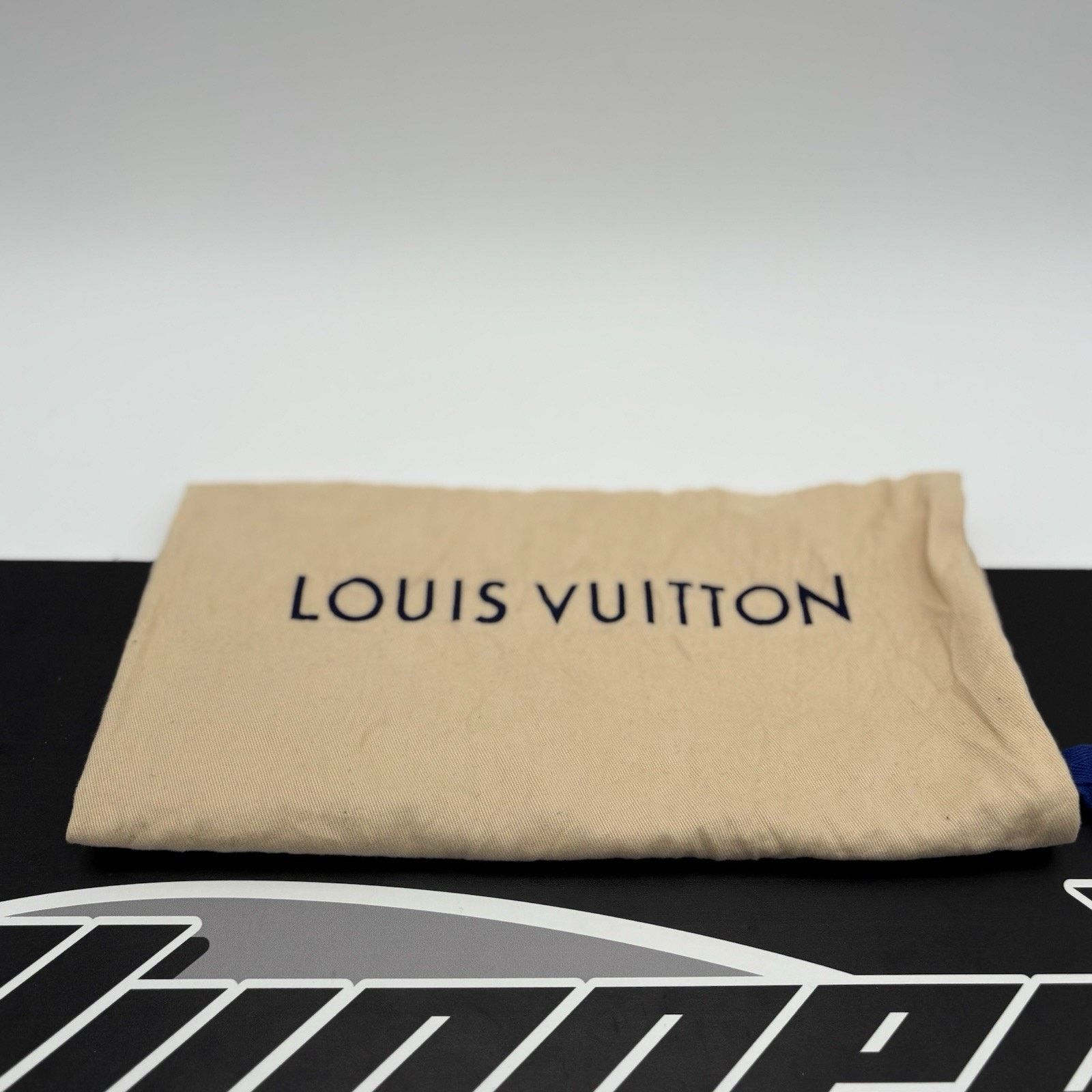 Louis Vuitton Louis Vuitton Trainer ' Patent Leather Black ' | GREAT COND Size US 7.5 / EU 40-41 - 15 Thumbnail