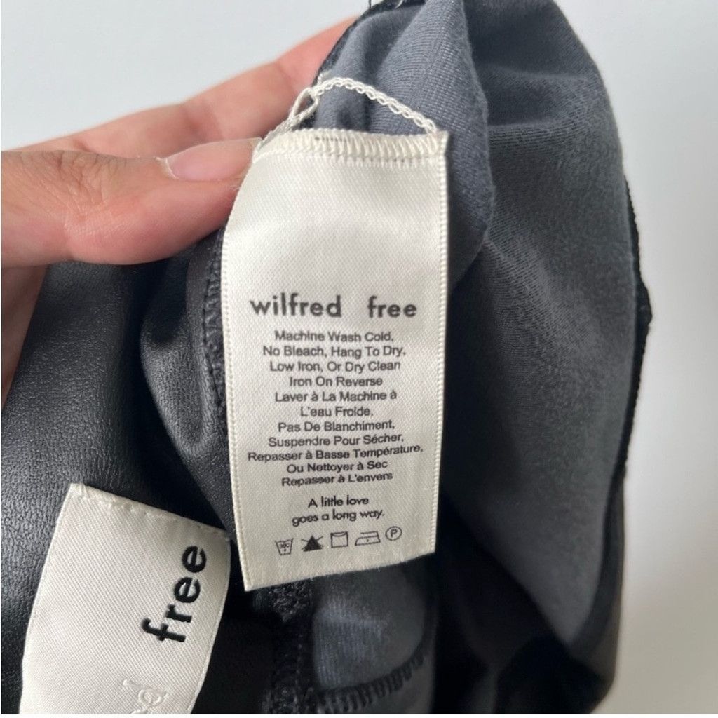 Aritzia Wilfred Free Daria Chic Black polyurethane Leggings Size XS Size 26" / US 2 / IT 38 - 13 Thumbnail