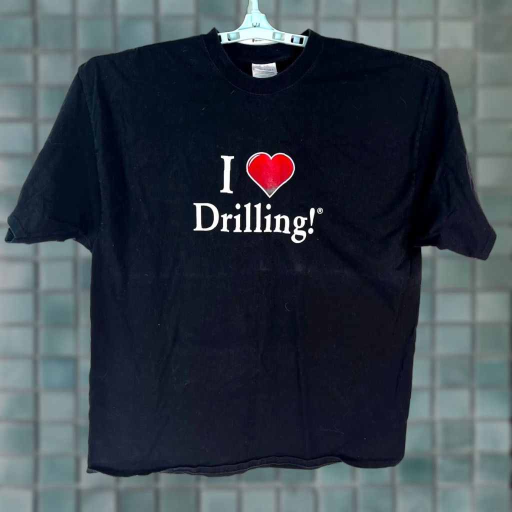 Vintage VINTAGE Unbranded Men's T-Shirt Drilling Theme Graphic Print Black XXL Casual Crew Neck 2020s Size US XXL / EU 58 / 5 - 1 Thumbnail