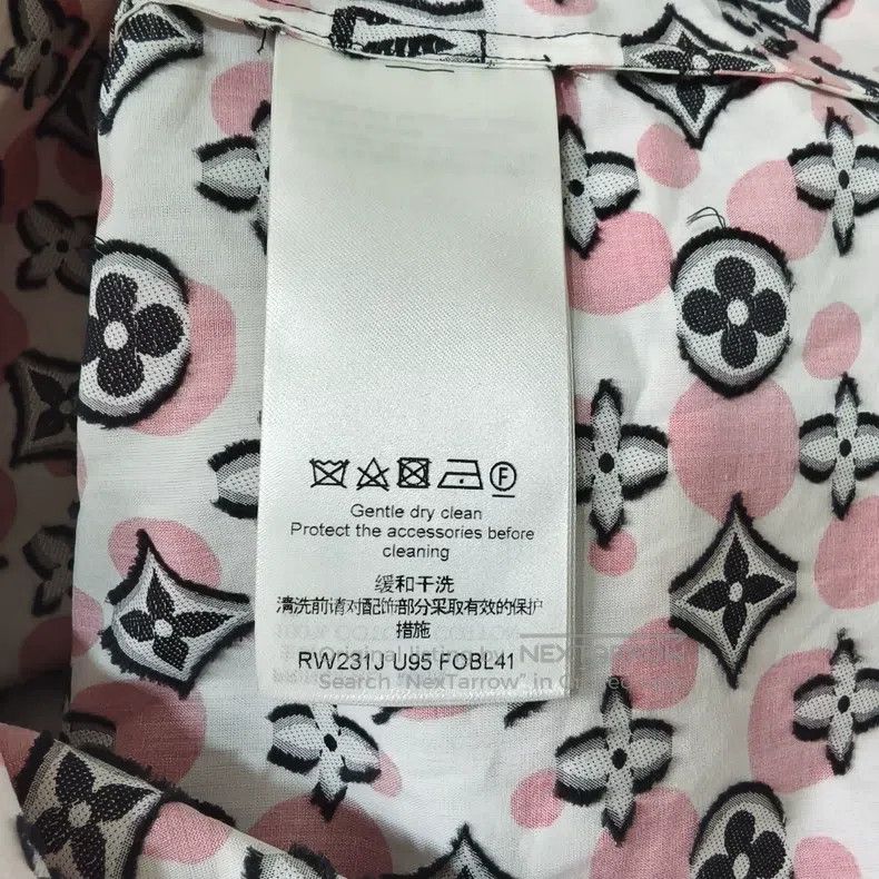 Louis Vuitton Louis Vuitton Kusama Polka Dot Logo Full Lapel Long Sleeve Size XS / US 0-2 / IT 36-38 - 4 Thumbnail