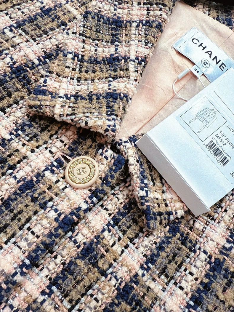 Chanel Chanel Pink Blue-Gray Plaid Cape Jacket Size M / US 6-8 / IT 42-44 - 4 Thumbnail