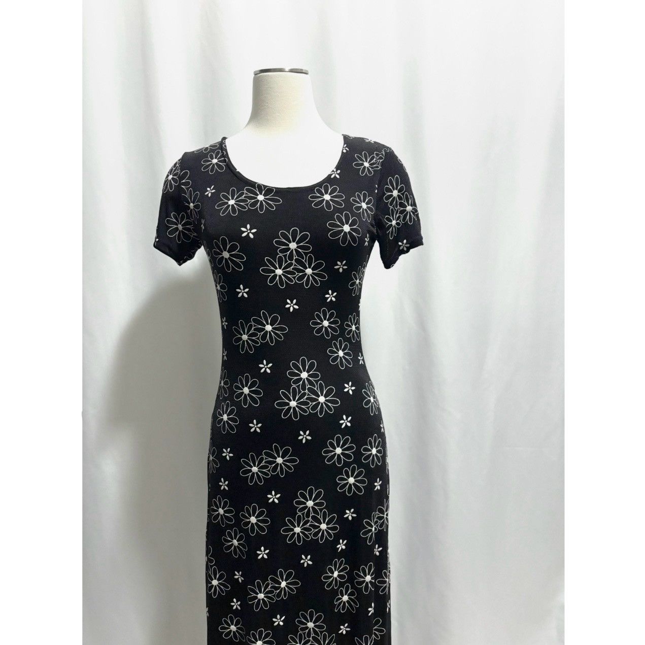 Designer × Other × Vintage Black Maxi Dress White Floral Active USA Size S Repaired Pit Size S / US 4 / IT 40 - 3 Thumbnail