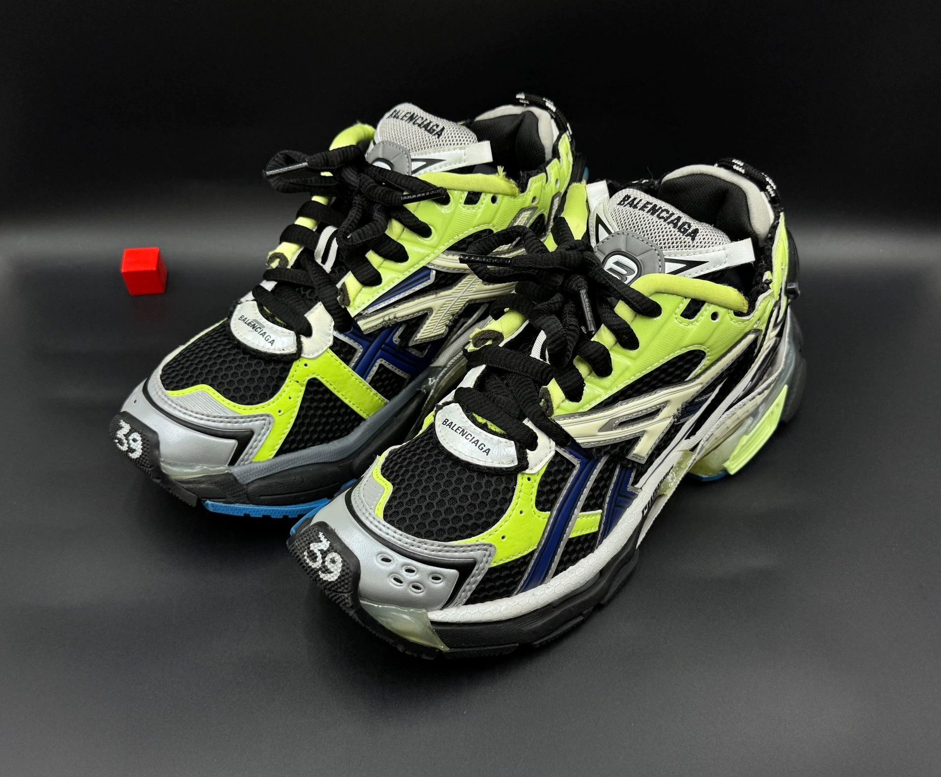 Balenciaga Runner Round Toe Lace-up Low-top Running Shoes