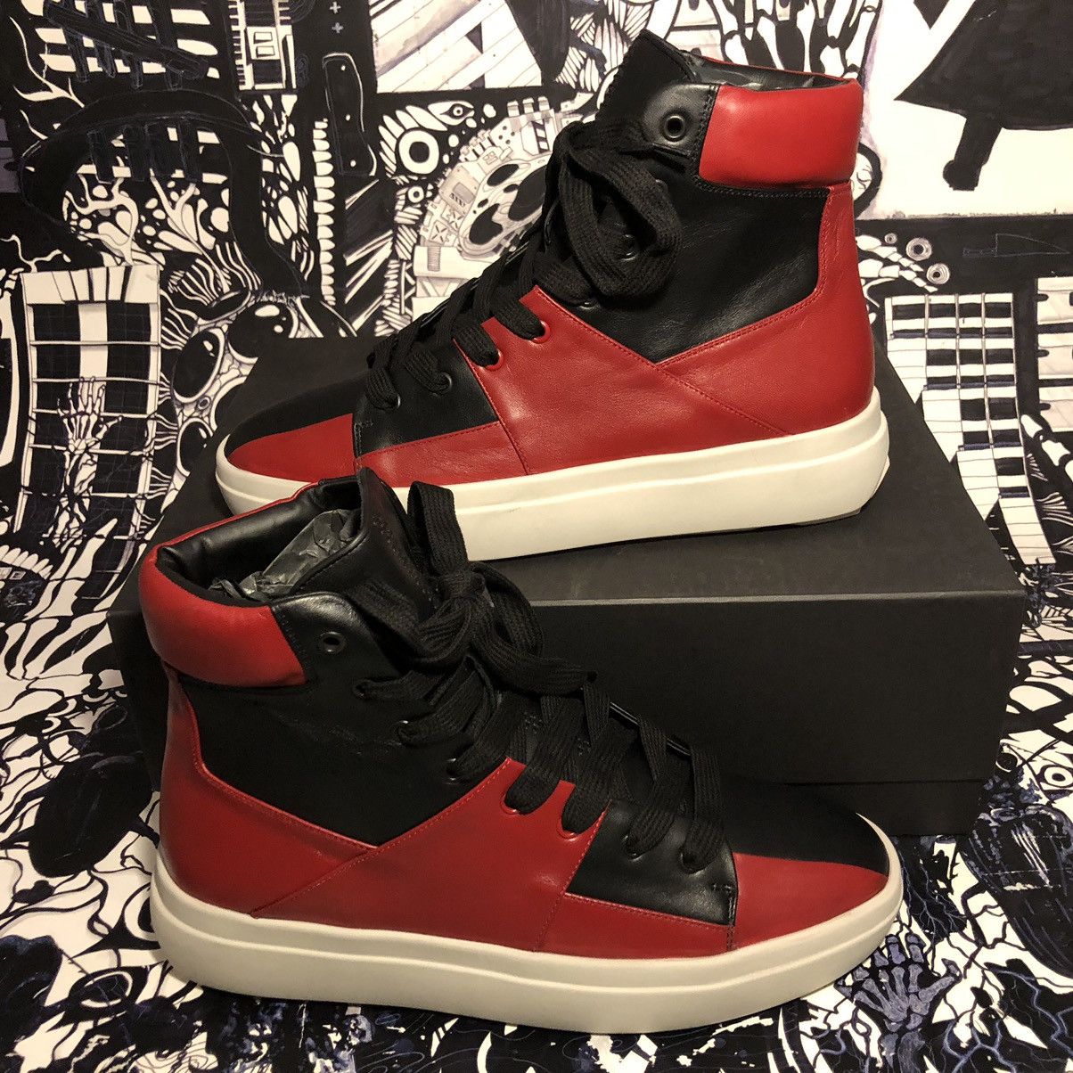 Represent Clo. SAMPLE SS18 The Alpha Mid Black / Red Bred Size US 10 / EU 43 - 1 Thumbnail