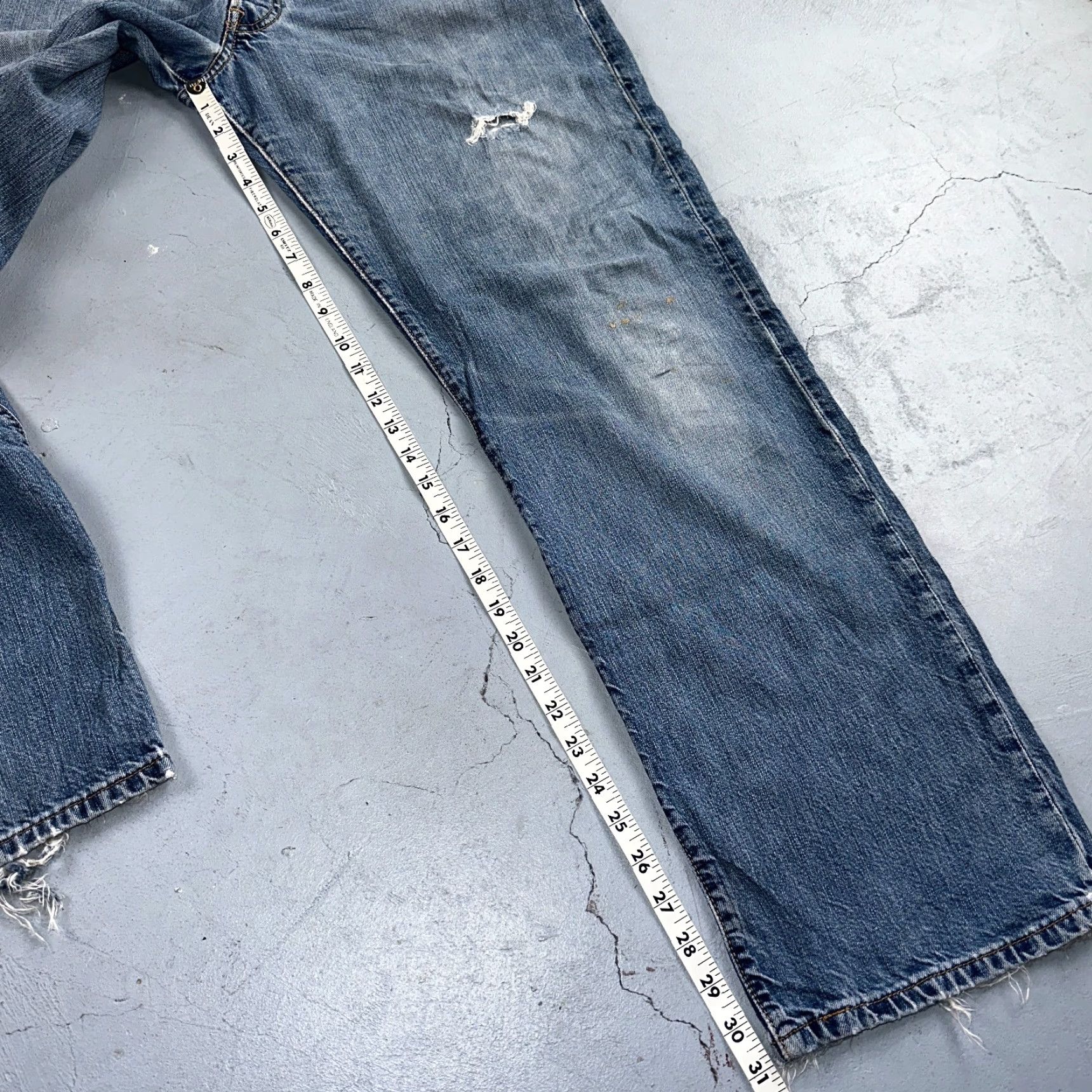 Levi's VINTAGE Levi's 501 Jeans Straight Denim Blue Light Wash 36x32 90s XX Regular Mens Size US 36 / EU 52 - 7 Thumbnail