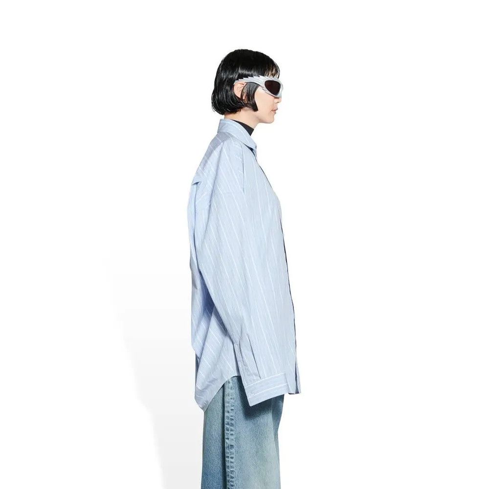 Balenciaga o1srvl11e0425 Cocoon Shirt in Skye Blue/White Size S / US 4 / IT 40 - 2 Thumbnail
