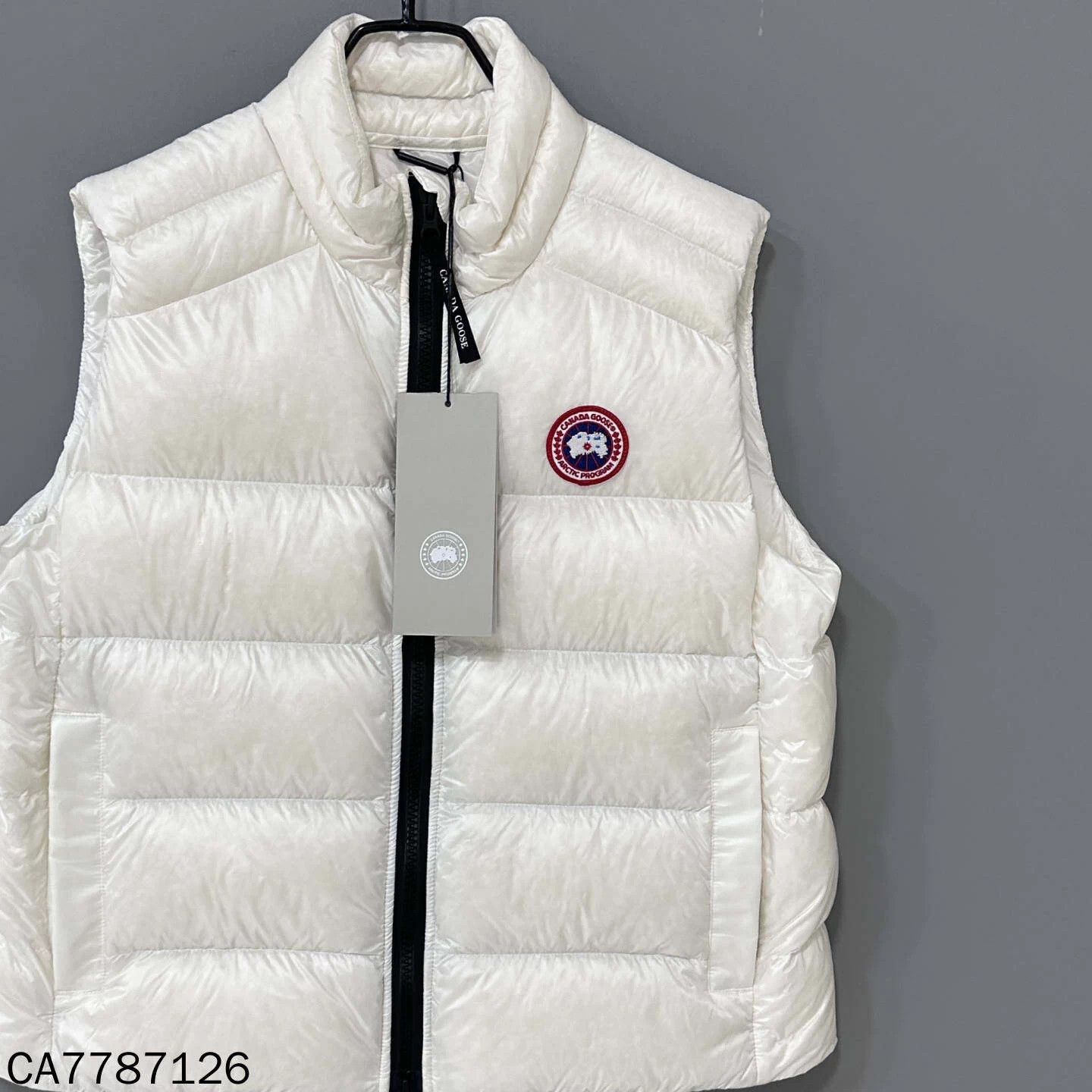 Canada Goose Canada Goose White Logo Down Vest XL Size US XL / EU 56 / 4 - 2 Thumbnail