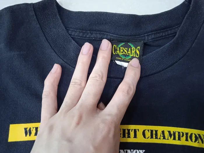 Vintage Vintage 90s Lewis vs Akinwande Boxing T-Shirt Size US L / EU 52-54 / 3 - 6 Thumbnail
