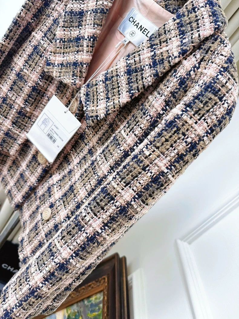 Chanel Chanel Pink Blue-Gray Plaid Cape Jacket Size M / US 6-8 / IT 42-44 - 2 Thumbnail