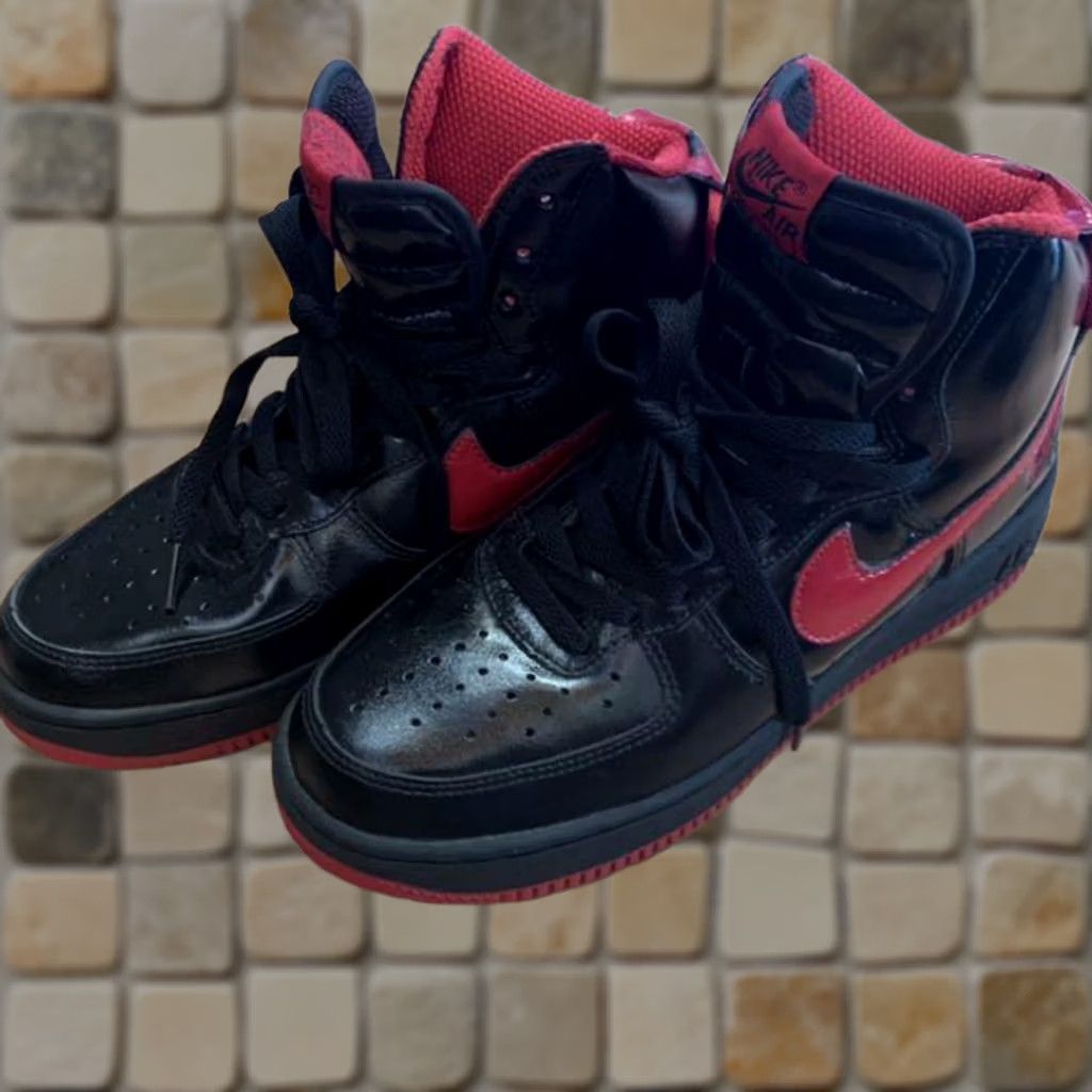 Nike VINTAGE Nike Air Force 1 Hi Rose Garden 624038-061 Mens US9 27.0cm Black/Red Garden 2002 Sneakers Size US 9 / EU 42 - 1 Thumbnail