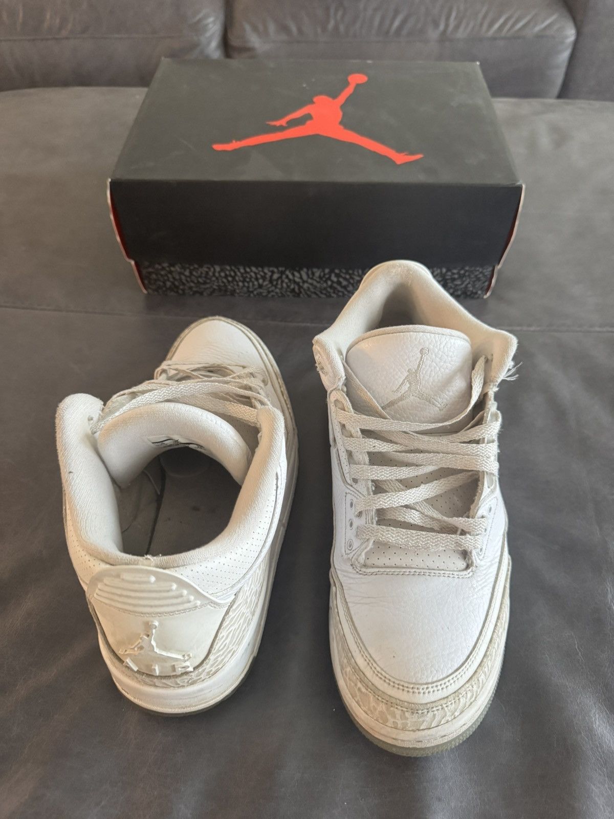 Jordan Brand Jordan 3 Retro Triple White Size US 10 / EU 43 - 2 Thumbnail