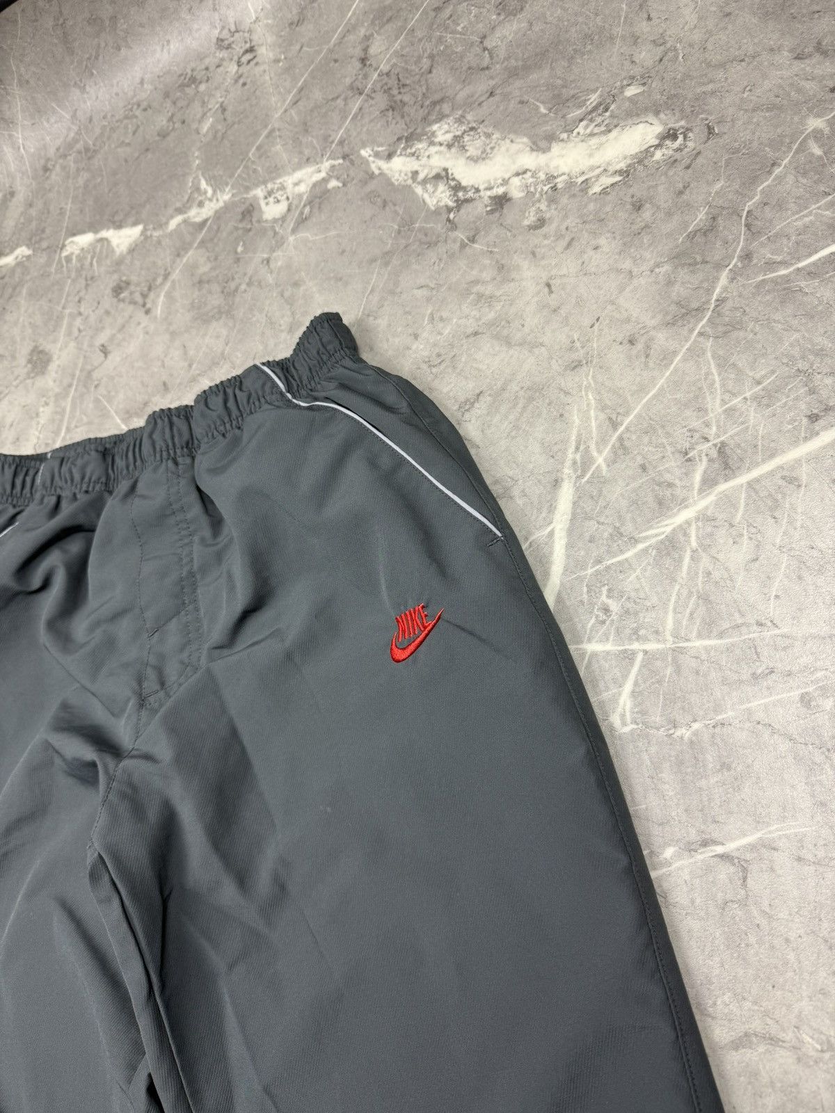 Nike Nike Track Pants Dark Grey / Red | Baggy | Size S (fits M) Size US 32 / EU 48 - 3 Thumbnail
