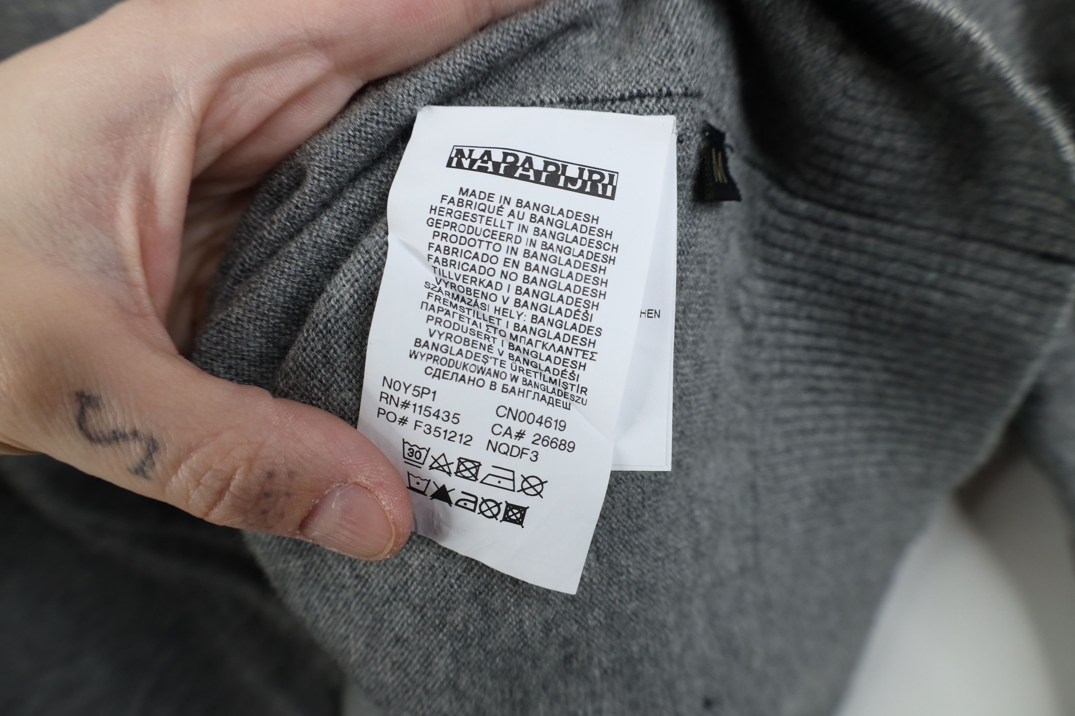Napapijri Napapijri Geographic Lightweight Wool V-Neck Sweater Gray Size US M / EU 48-50 / 2 - 9 Thumbnail