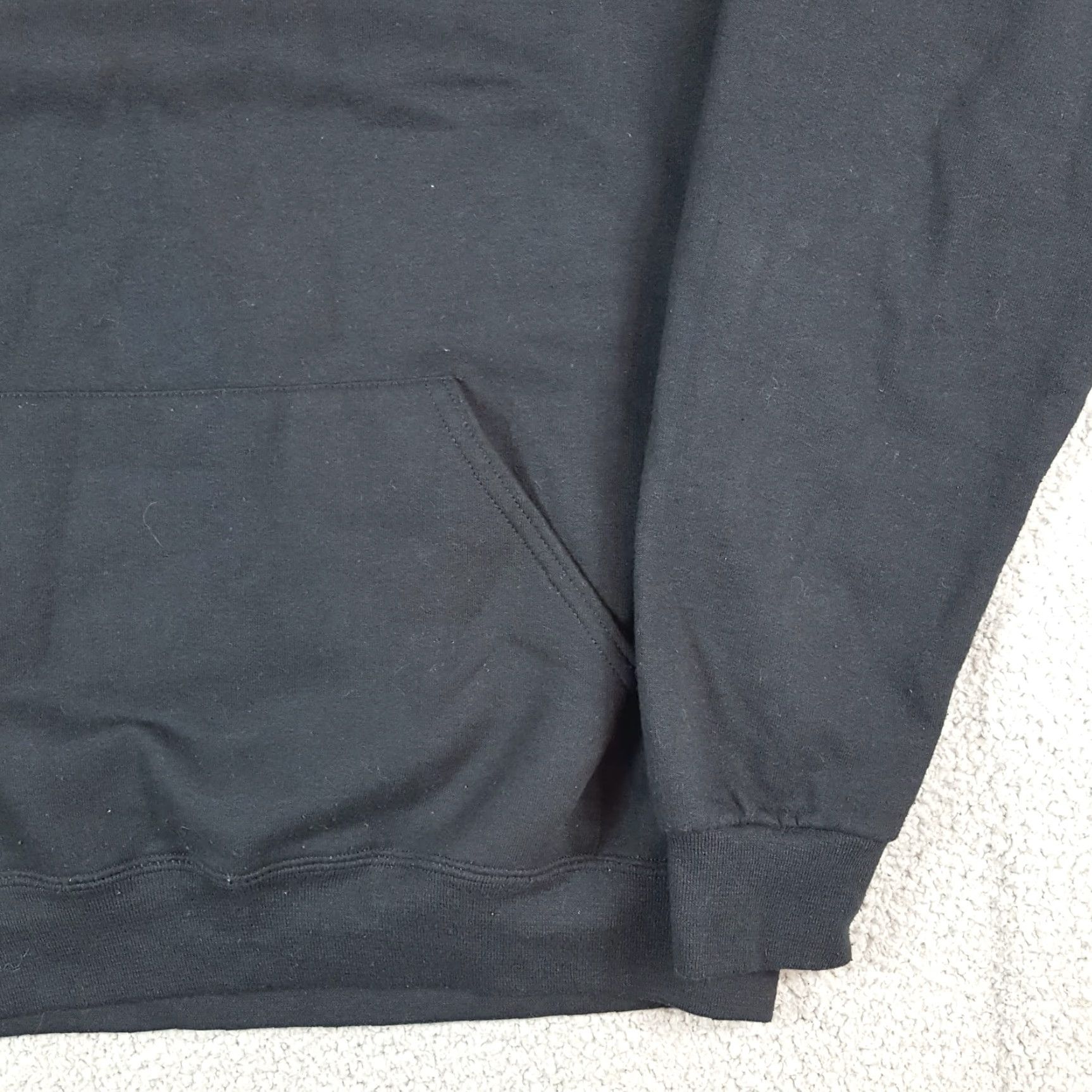 Vintage VINTAGE Trigun Sweatshirt L Black 90s Anime Vash The Stampede Pullover Crewneck Mens College University USA Graphic Print Pullover Sweatshirt Size L Size US L / EU 52-54 / 3 - 3 Thumbnail