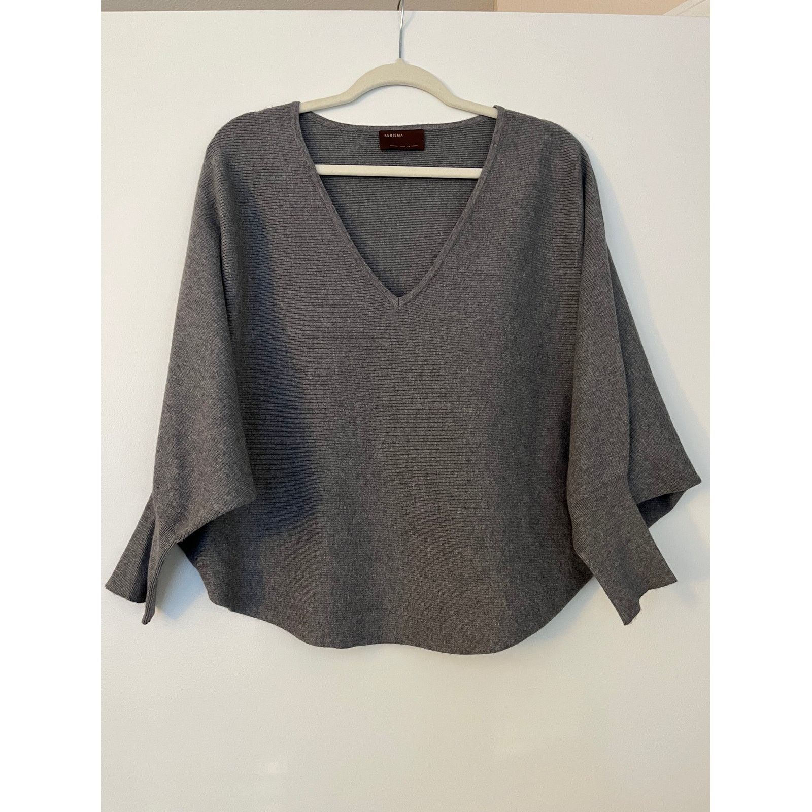 Designer Kerisma Ryu V-neck Grey Favorite Sweater Sz S/M Size M / US 6-8 / IT 42-44 - 2 Thumbnail