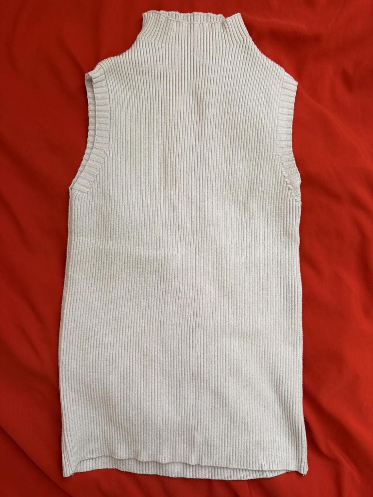 Other Unbranded Sleeveless Knit Top in White (SMALL) Size S / US 4 / IT 40 - 1 Thumbnail