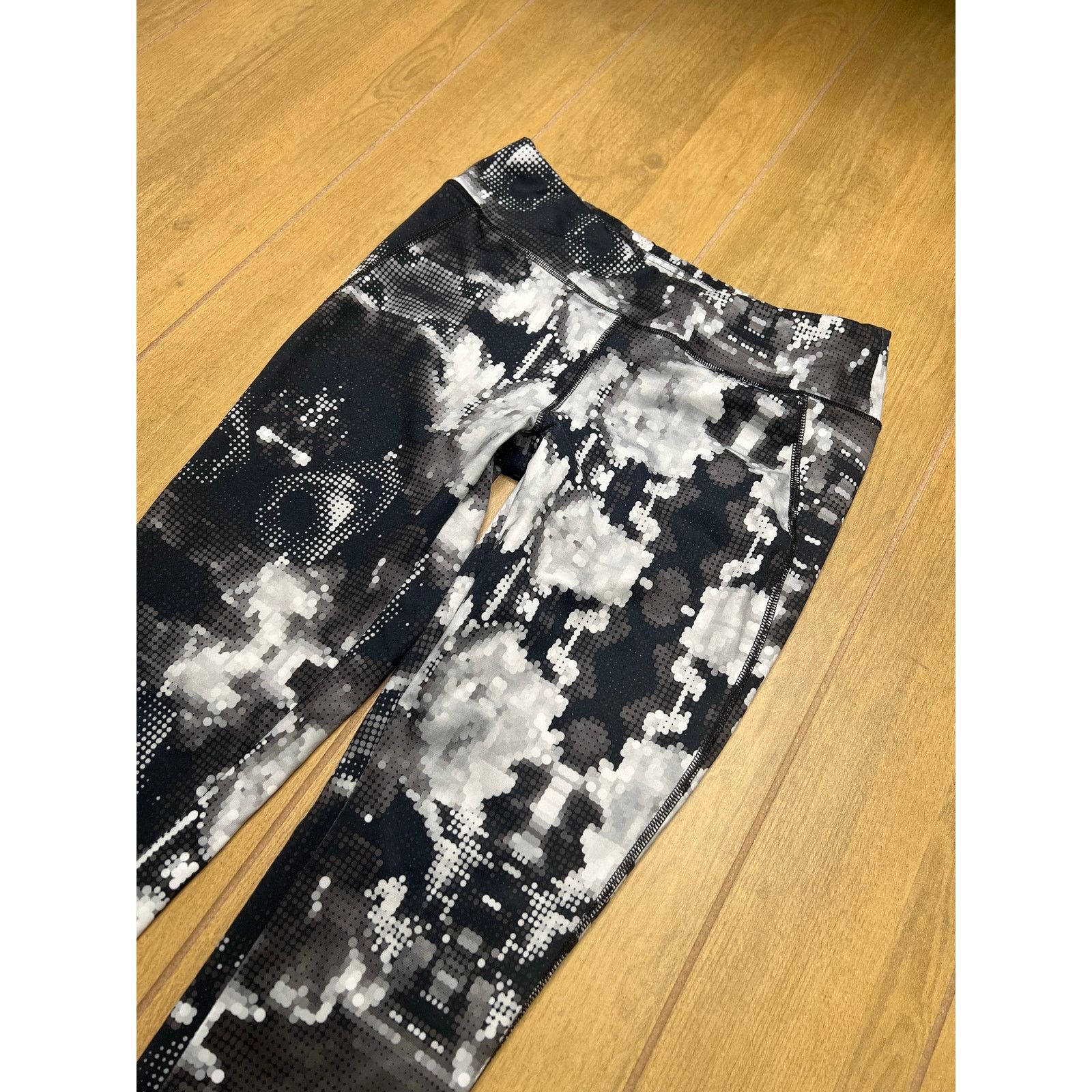 The North Face The North Face Black Abstract Pattern Womens Leggings Sz M Size 27" / US 4 / IT 40 - 11 Thumbnail