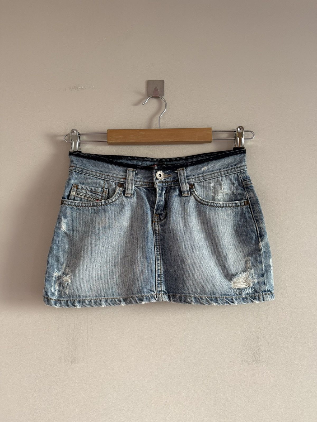 Diesel Diesel Low Rise Distressed Denim Mini Skirt Size 26" / US 2 / IT 38 - 1 Thumbnail
