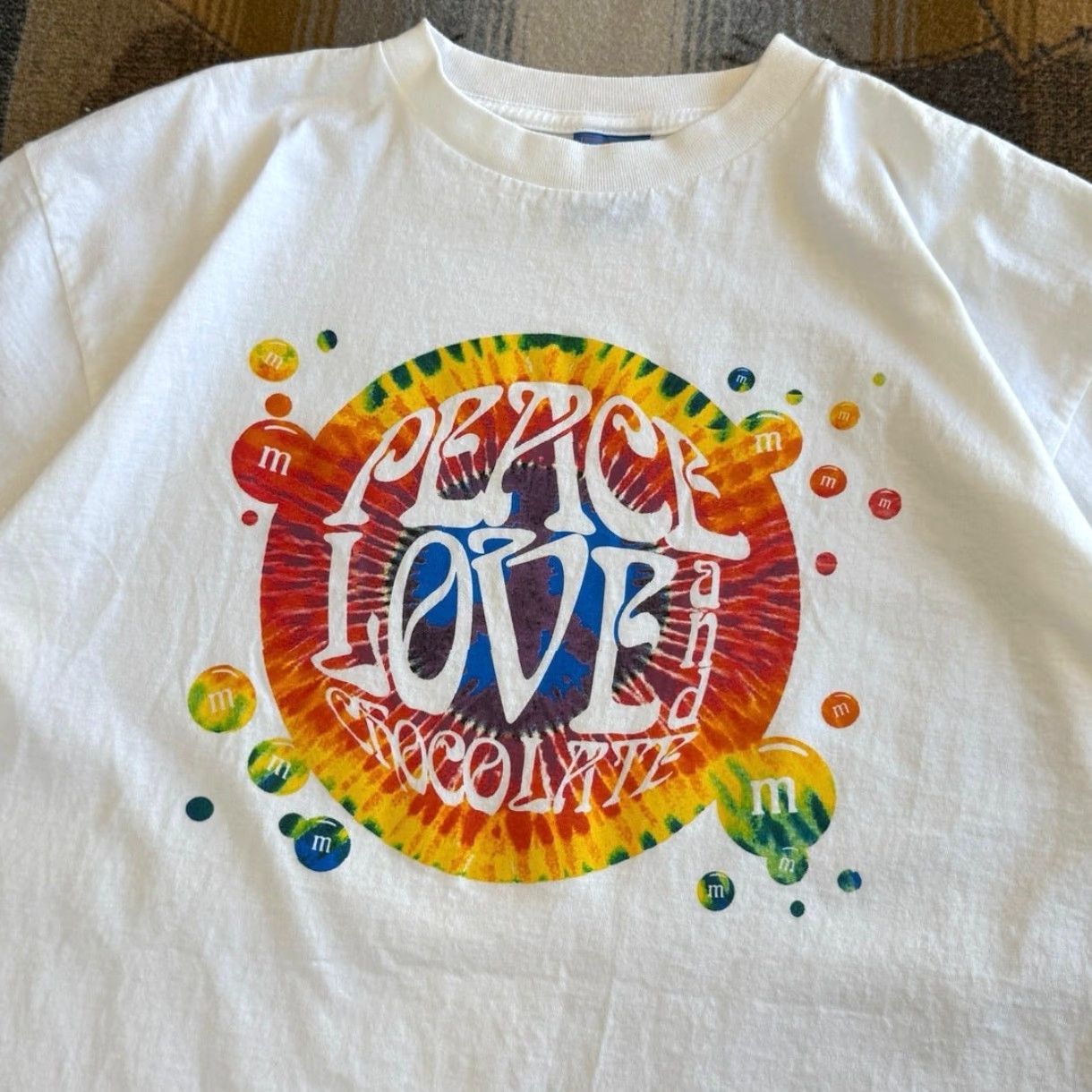 CHOCOOLATE VINTAGE M&Ms Candy Peace Love Chocolate T-Shirt XL White Men Short Sleeve 90s Advertisement Size US XL / EU 56 / 4 - 2 Thumbnail