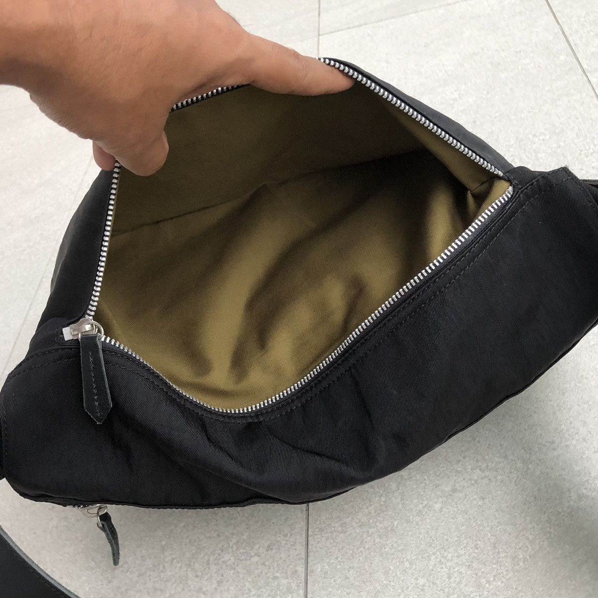 Paul Smith Authentic Paul Smith Genuine Leather Nylon Shoulder Bag Size ONE SIZE - 17 Thumbnail