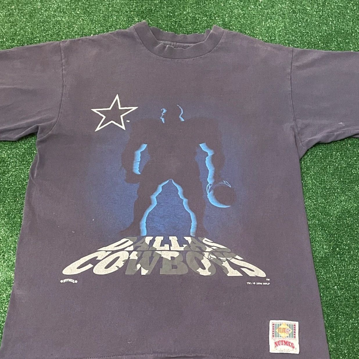 Nutmeg VINTAGE 90s Dallas Cowboys Nutmeg Shadow Giant Graphic NFL Shirt Mens L Size US L / EU 52-54 / 3 - 3 Thumbnail