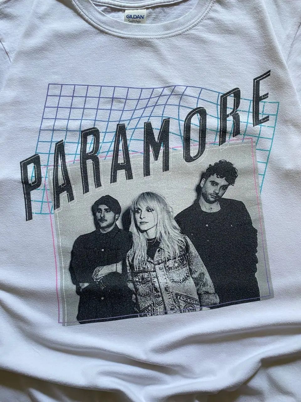Band Tees PARAMORE TOUR ONE ROCK BAND T SHIRT Size US M / EU 48-50 / 2 - 4 Thumbnail