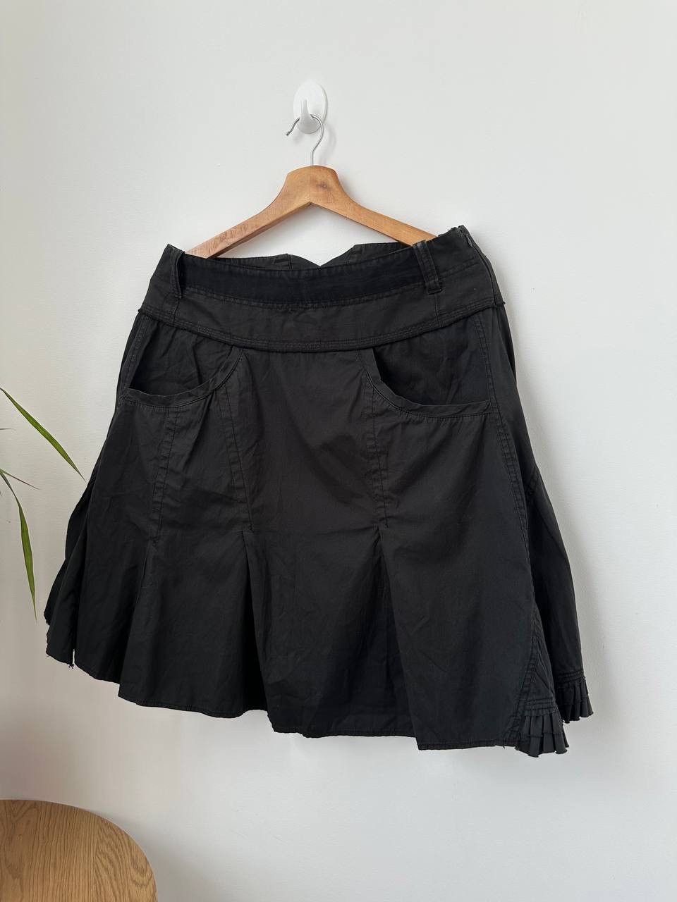 Japanese Brand × Vintage Vintage IKKS Womens Black Avant Garde Cargo Black Mini Skirt Size 30" / US 8 / IT 44 - 4 Thumbnail