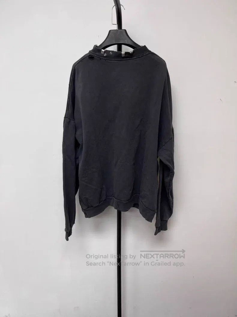 Balenciaga Balenciaga Plain color pierced metal accessory round neck Size US S / EU 44-46 / 1 - 2 Thumbnail