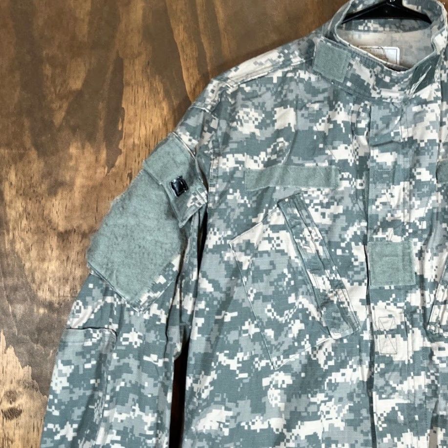 Vintage VINTAGE Army Coat Mens Jacket Camouflage Digicam Green Small Long Military Size US S / EU 44-46 / 1 - 4 Thumbnail