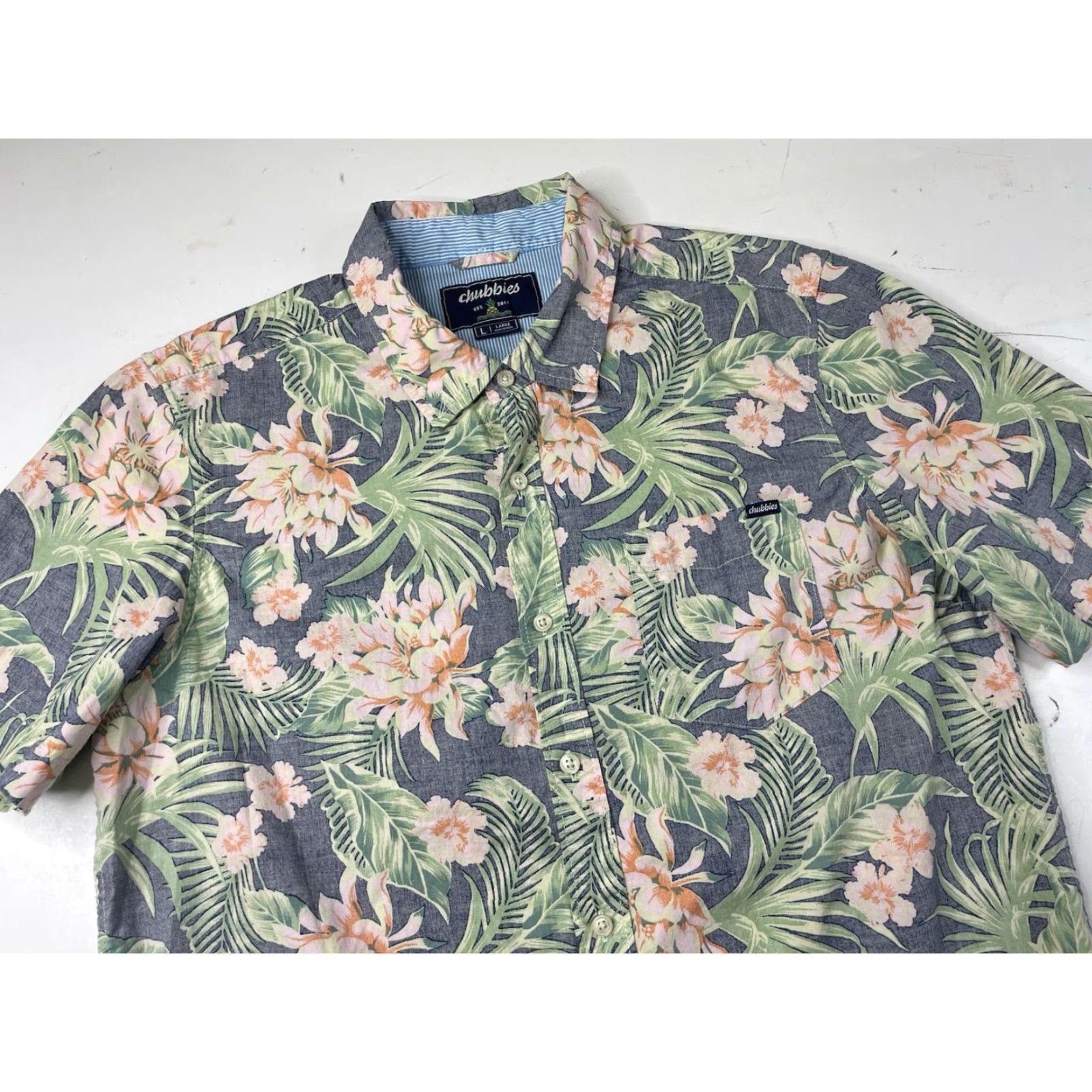 Chubbies Chubbies Shirt Men L Floral Hawaiian Short Sleeve Button Down Pocket Multicolor Cotton Casual 90s? (No) Size US L / EU 52-54 / 3 - 2 Thumbnail