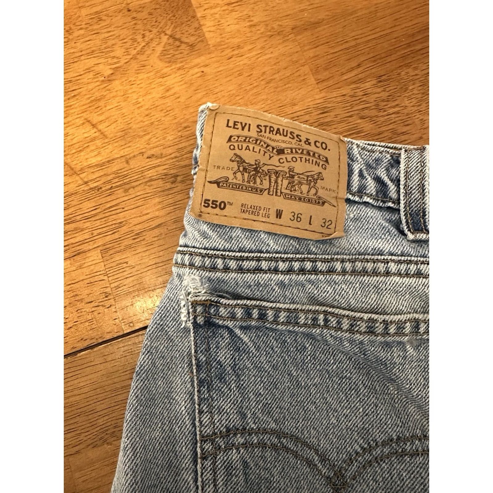 Levi's VINTAGE Levis 550 Jeans 36x32 Regular Men Blue Denim Size US 36 / EU 52 - 6 Thumbnail
