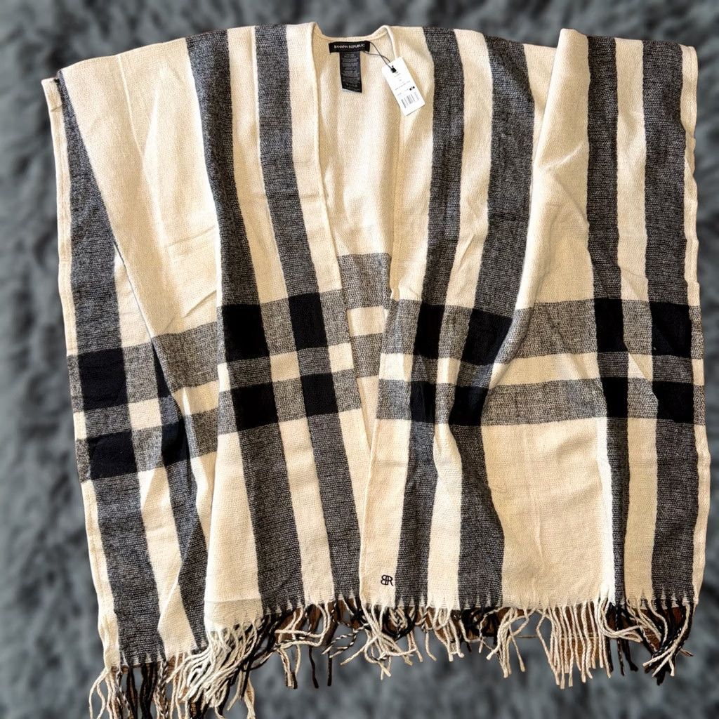 Banana Republic Banana Republic Wrap Erin Plaid One Size Fits All Poncho Shawl/Wrap Womens Plaid Beige Black Tan Fringe New Size ONE SIZE - 1 Thumbnail