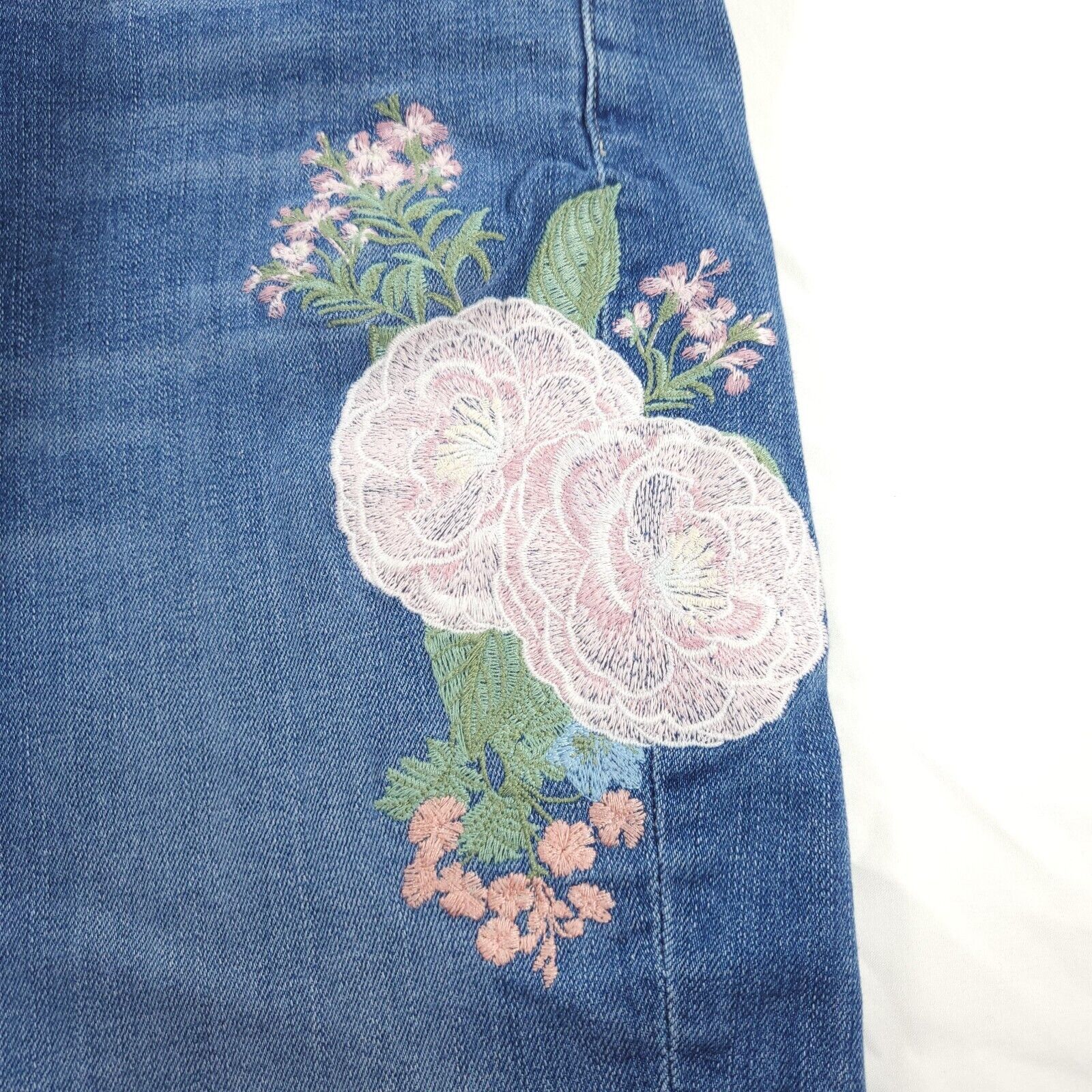 7 For All Mankind 7 For All Mankind Button Fly Jeans Womens Size 30 Blue Size 34" / US 12 / IT 48 - 8 Thumbnail