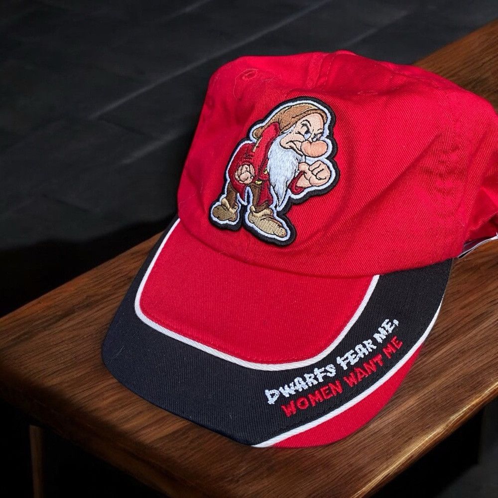 Disney × Vintage Vintage 90s Walt Disney World Embroidered Hat - Grumpy Comi Size ONE SIZE - 1 Thumbnail